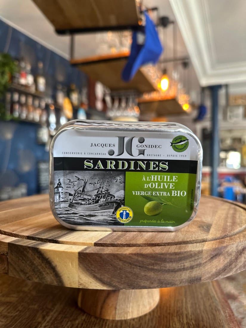 Une boîte de sardines à l’huile d’olive vierge extra bio Jacques Gonidec (Concarneau) à l’épicerie de Ty Louis