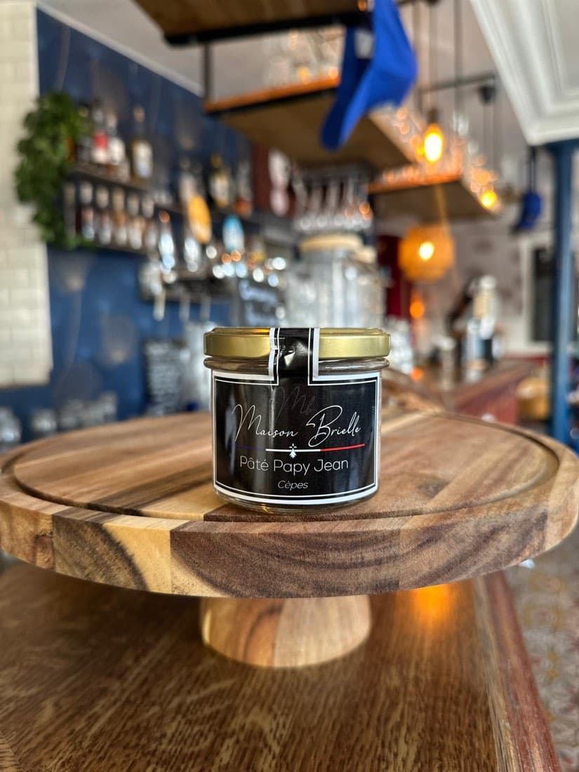 Un pot de pâté aux cèpes Papy Jean (Maison Brielle) à l’épicerie de Ty Louis