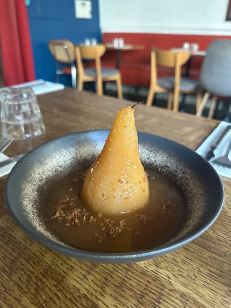 Poirée pochée au cidre